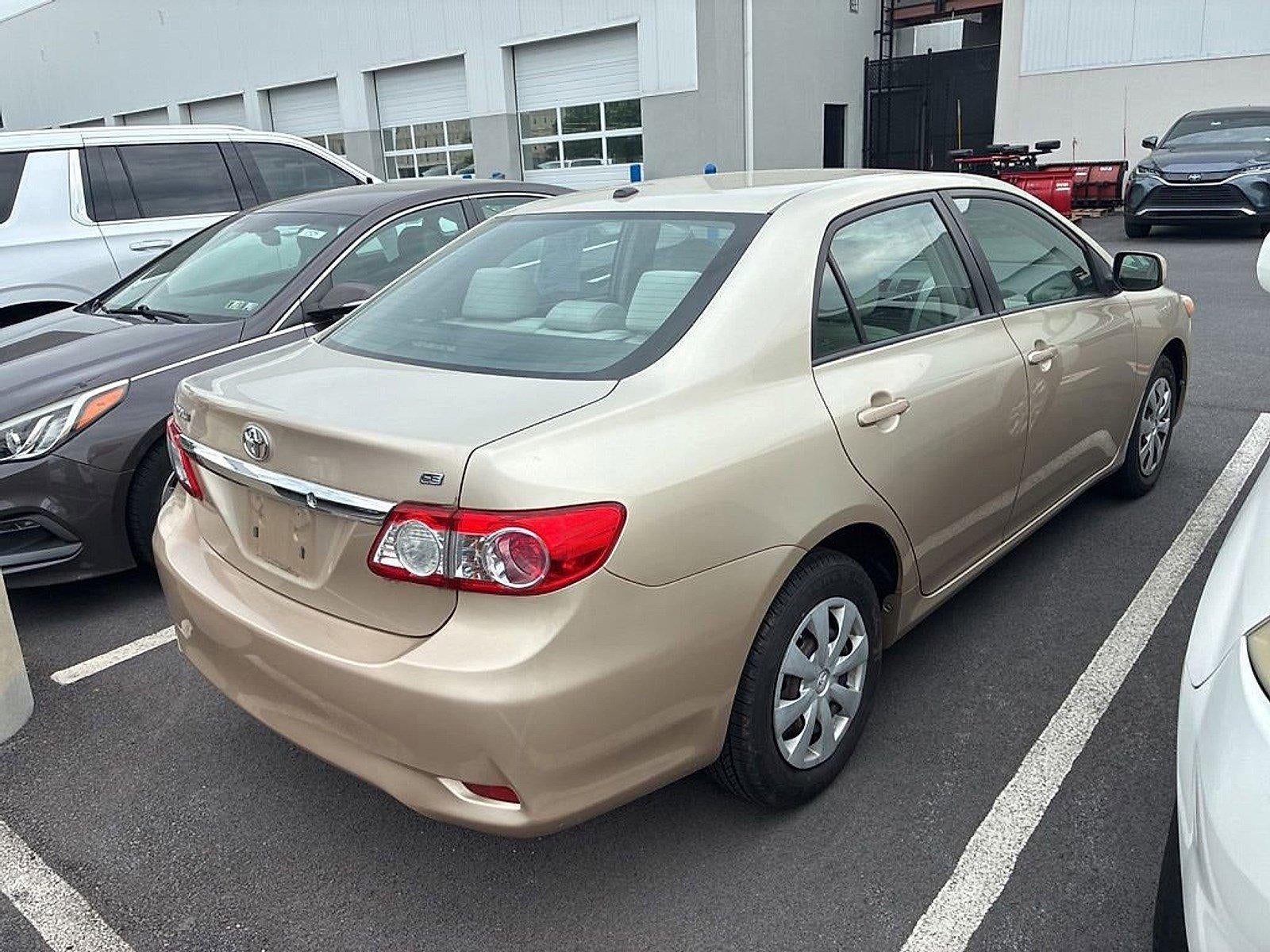 2011 Toyota Corolla 4dr Sdn Auto LE (Natl)