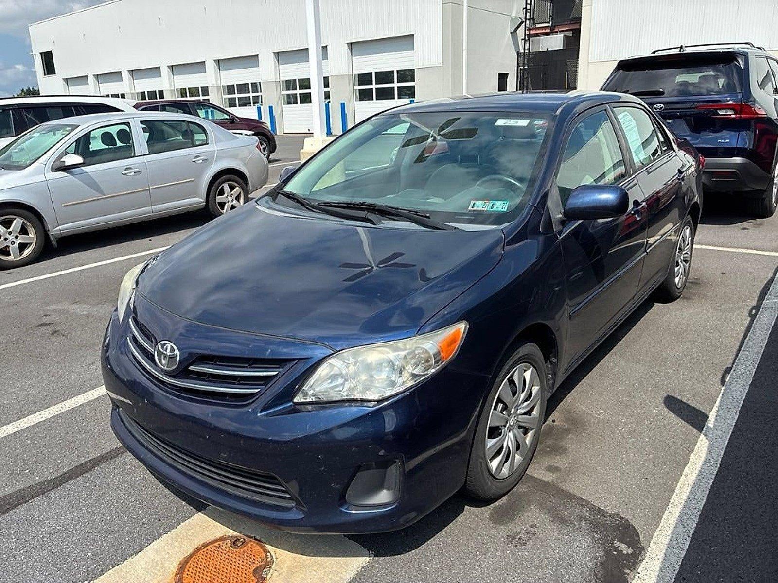 2013 Toyota Corolla 4dr Sdn Auto LE (Natl)