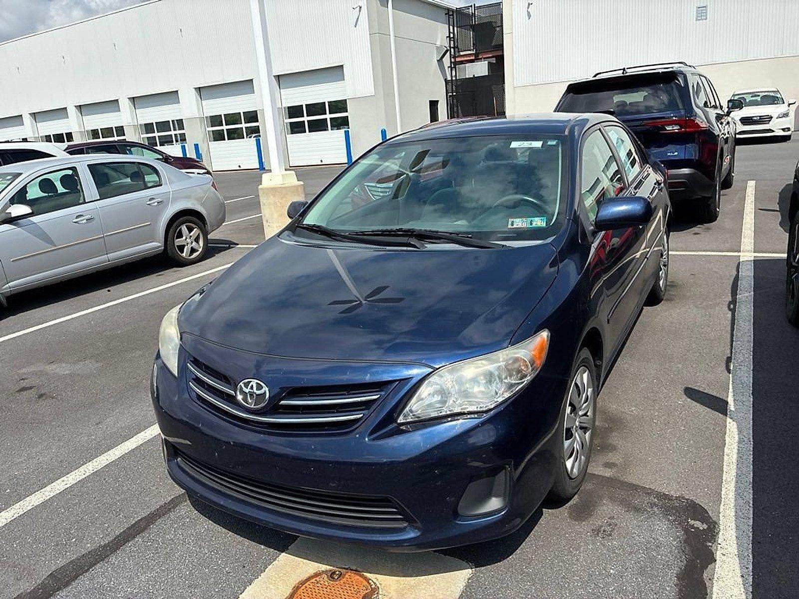 2013 Toyota Corolla 4dr Sdn Auto LE (Natl)