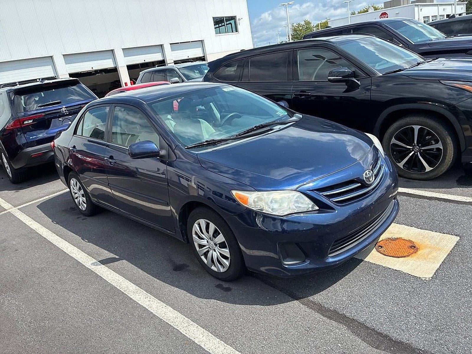 2013 Toyota Corolla 4dr Sdn Auto LE (Natl)