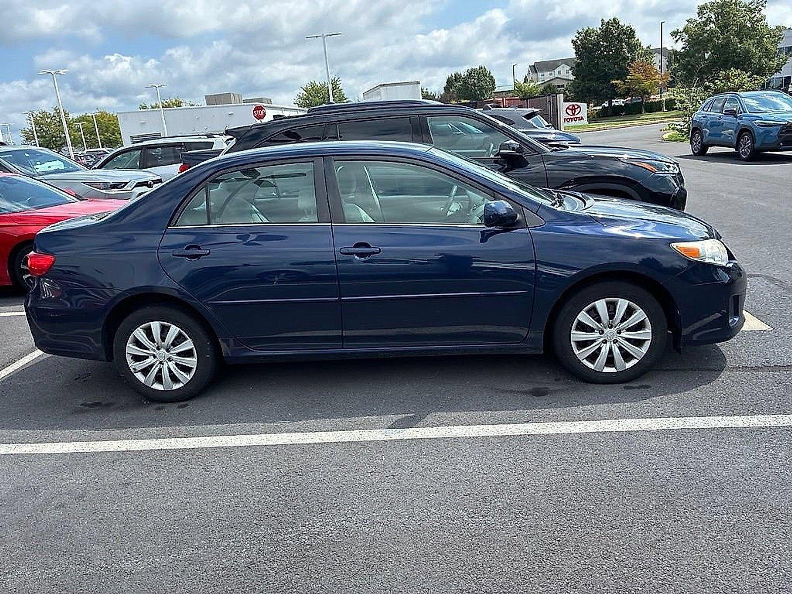 2013 Toyota Corolla 4dr Sdn Auto LE (Natl)