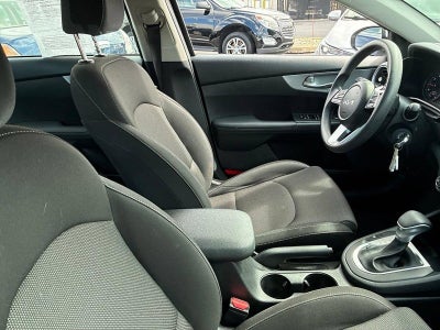 2024 Kia Forte LXS IVT