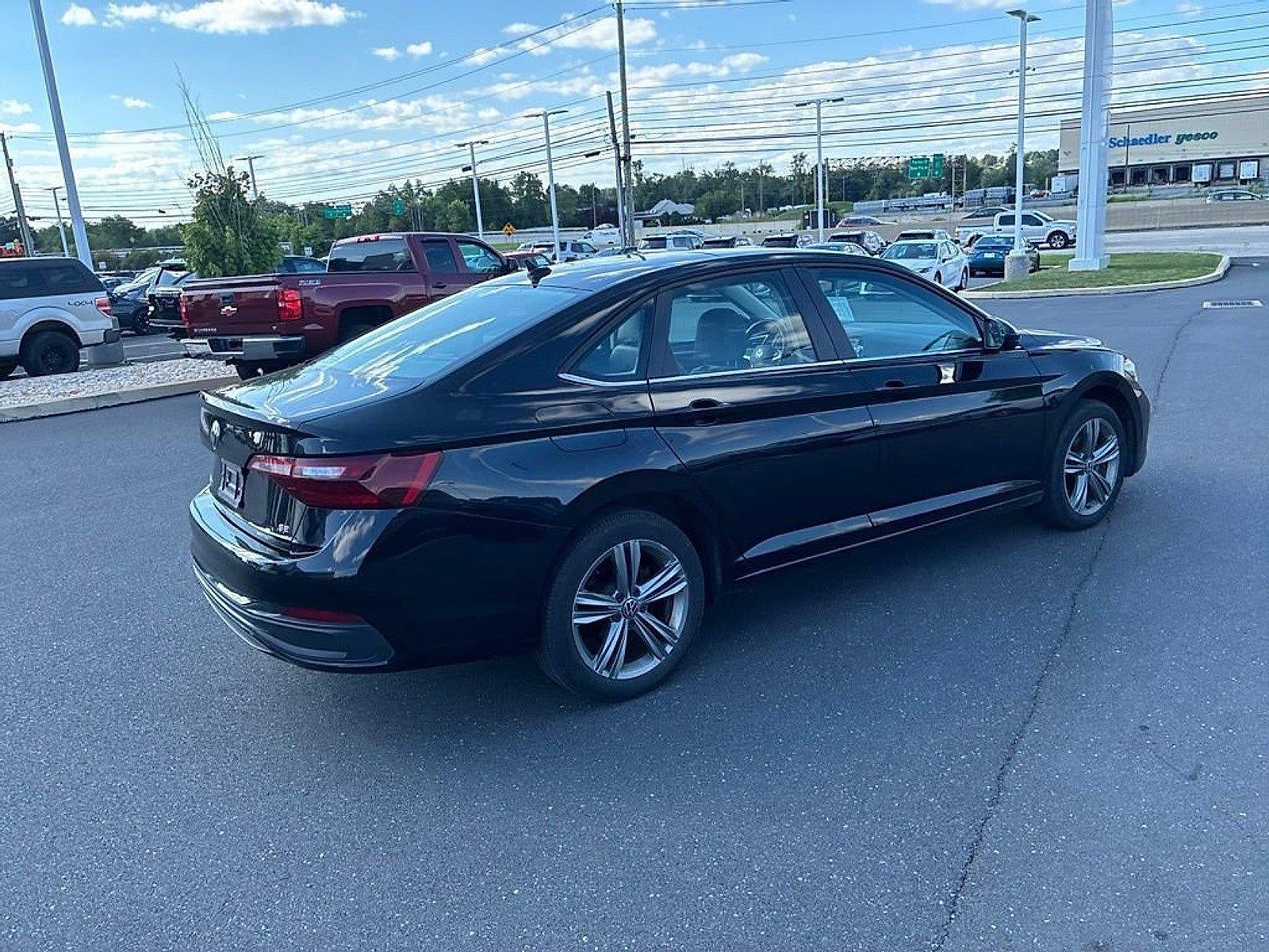 2024 Volkswagen Jetta SE Auto