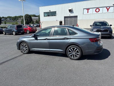 2025 Volkswagen Jetta SE Auto