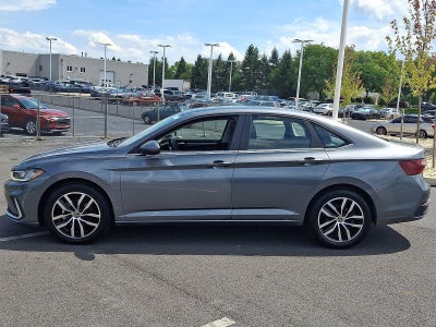 2025 Volkswagen Jetta SE Auto