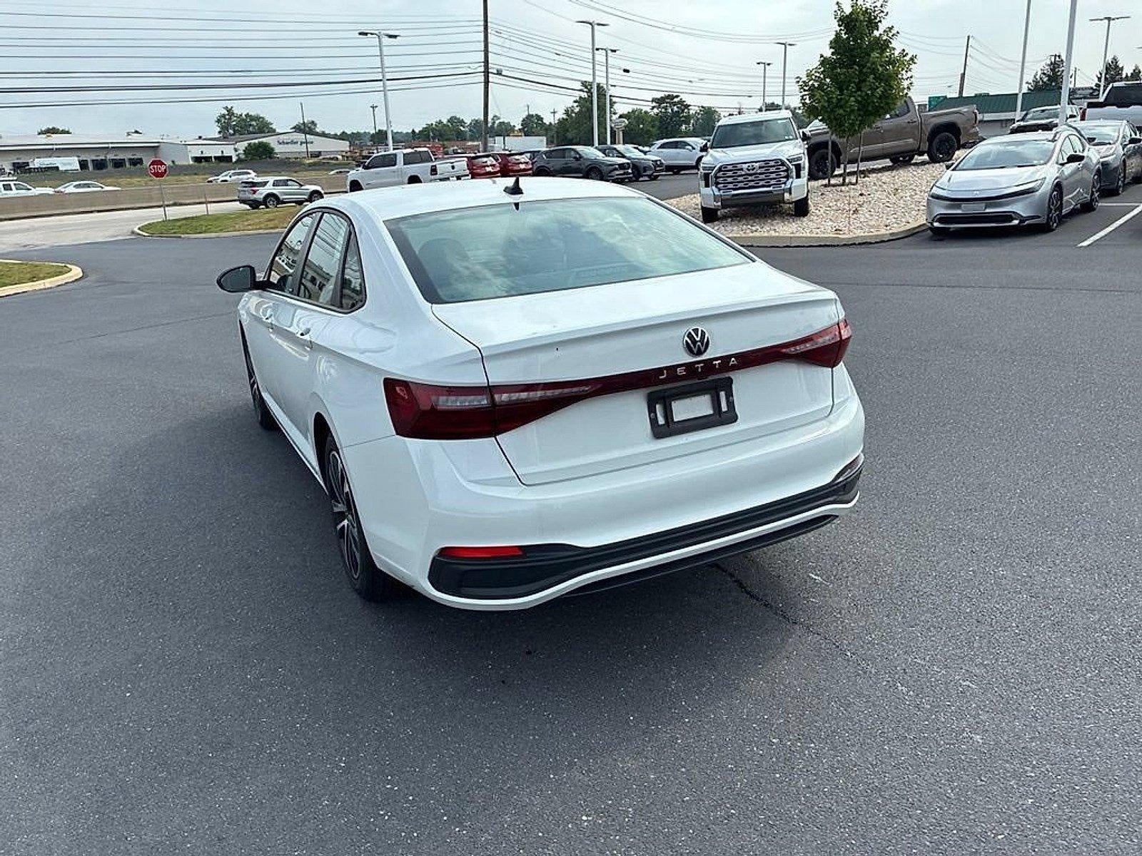 2025 Volkswagen Jetta Sport Auto