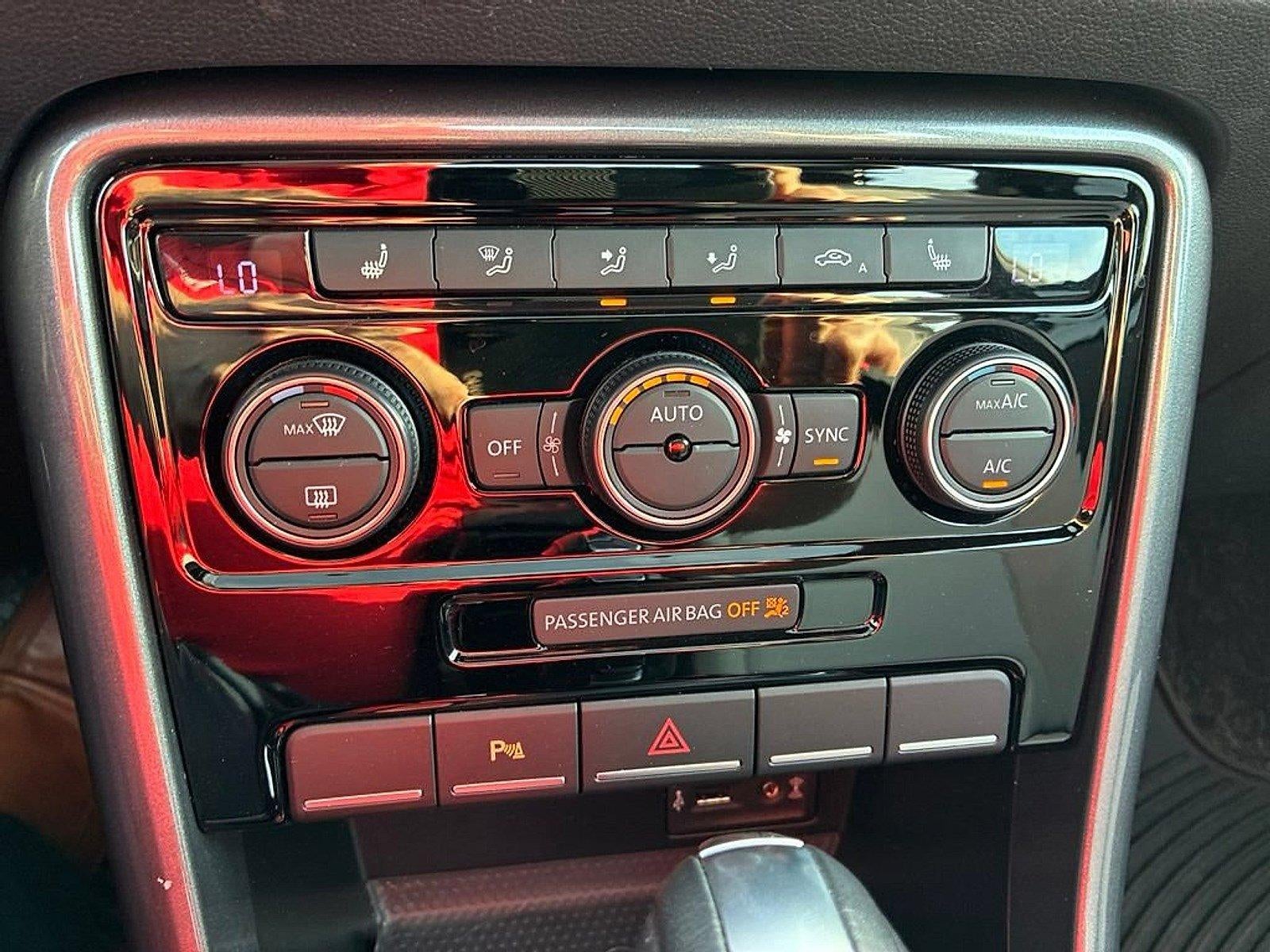 2019 Volkswagen Beetle SE Auto