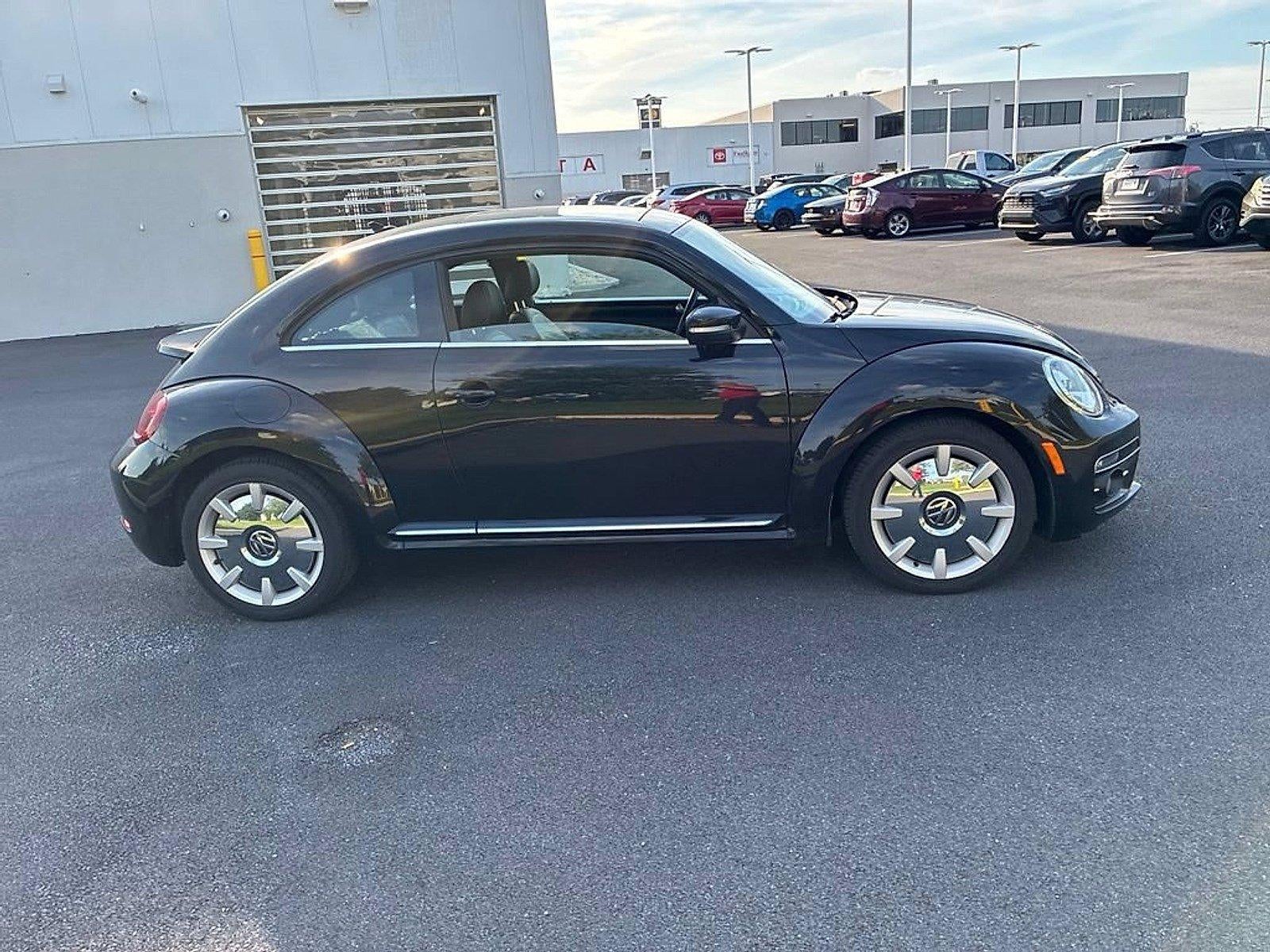 2019 Volkswagen Beetle SE Auto