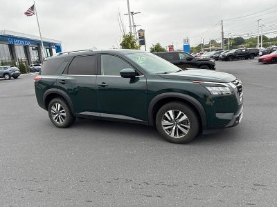 2025 Nissan Pathfinder SL 4WD