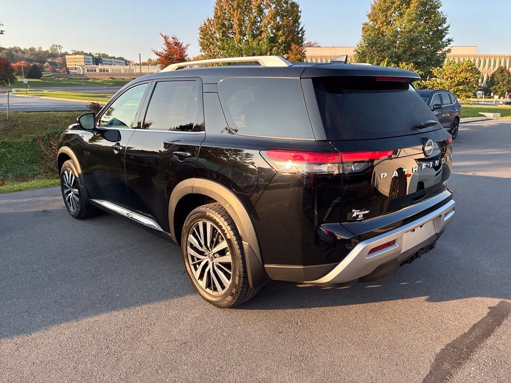 2022 Nissan Pathfinder Platinum