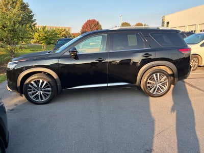 2022 Nissan Pathfinder Platinum