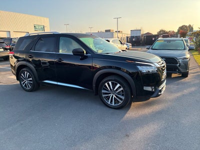 2022 Nissan Pathfinder Platinum