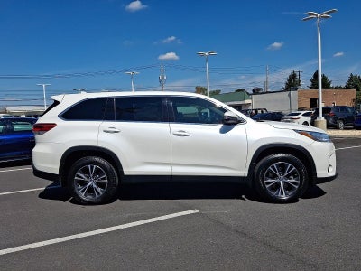 2019 Toyota Highlander LE Plus V6 FWD (SE)