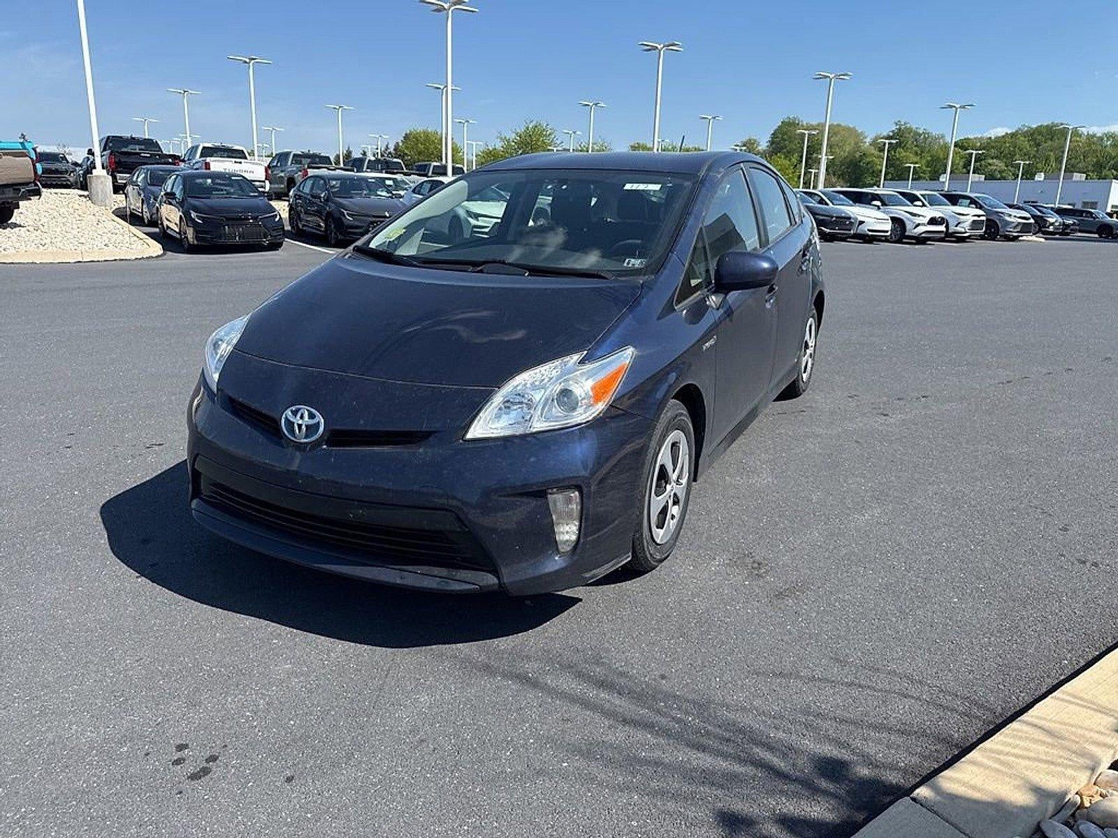 2013 Toyota Prius 5dr HB Two (Natl)