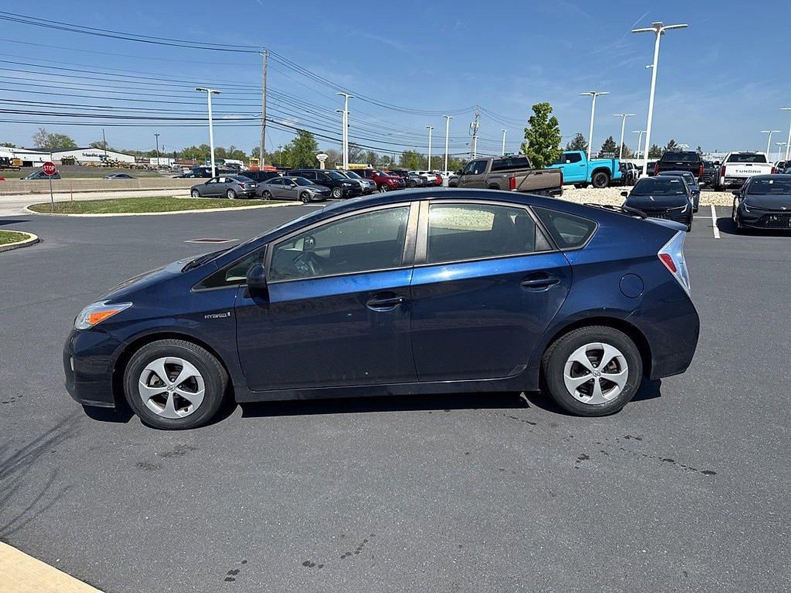 2013 Toyota Prius 5dr HB Two (Natl)
