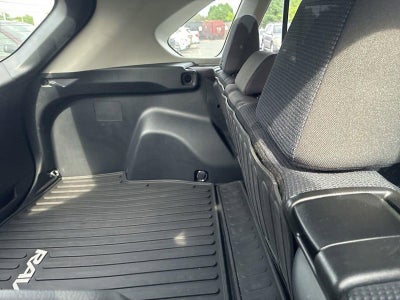 2019 Toyota RAV4 LE AWD (Natl)