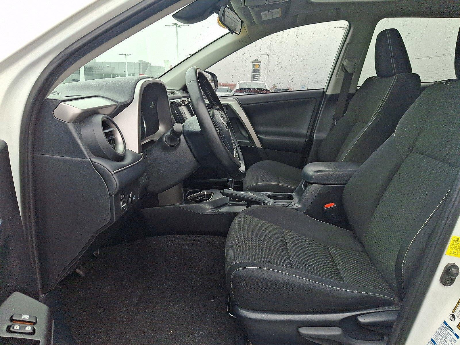 2017 Toyota RAV4 Hybrid XLE AWD (Natl)