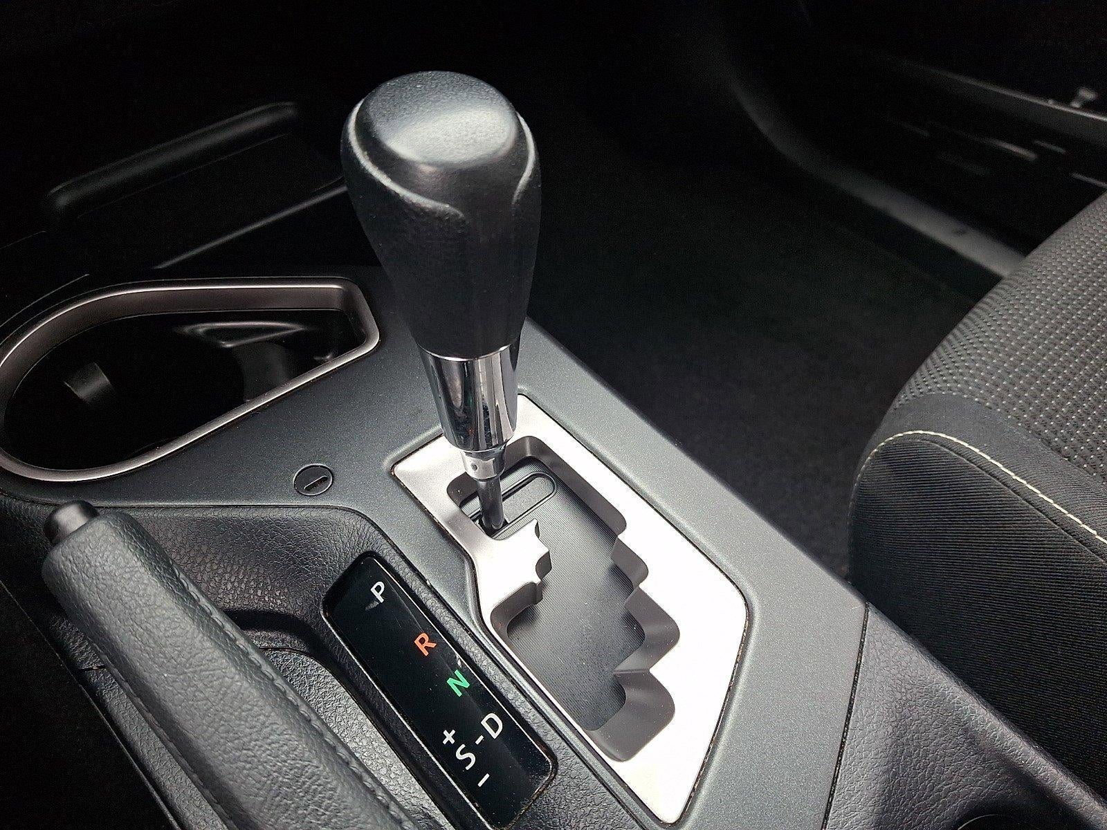 2017 Toyota RAV4 Hybrid XLE AWD (Natl)