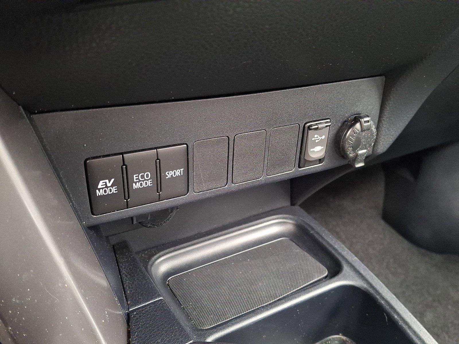 2017 Toyota RAV4 Hybrid XLE AWD (Natl)