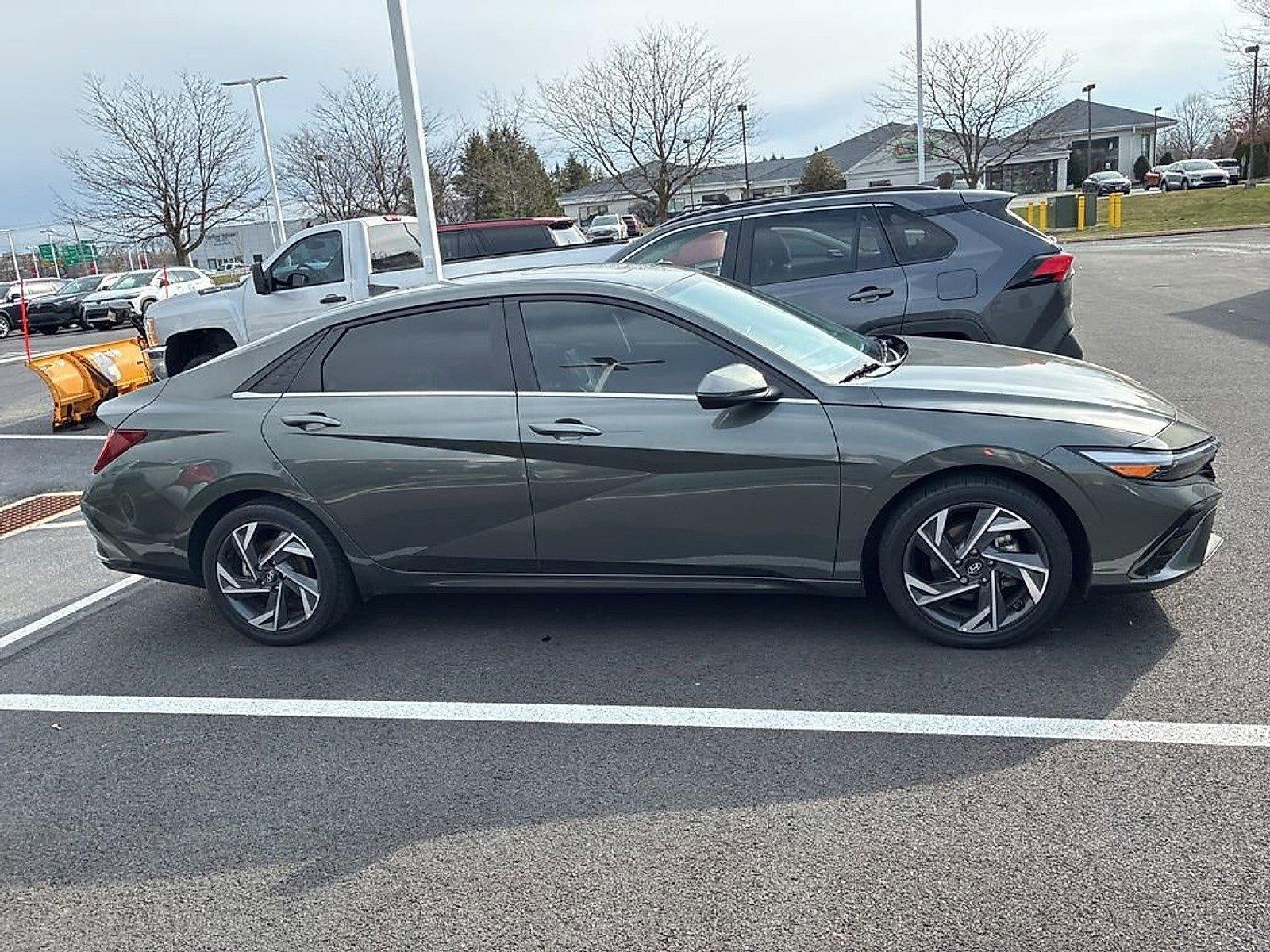 2024 Hyundai ELANTRA HYBRID Limited DCT