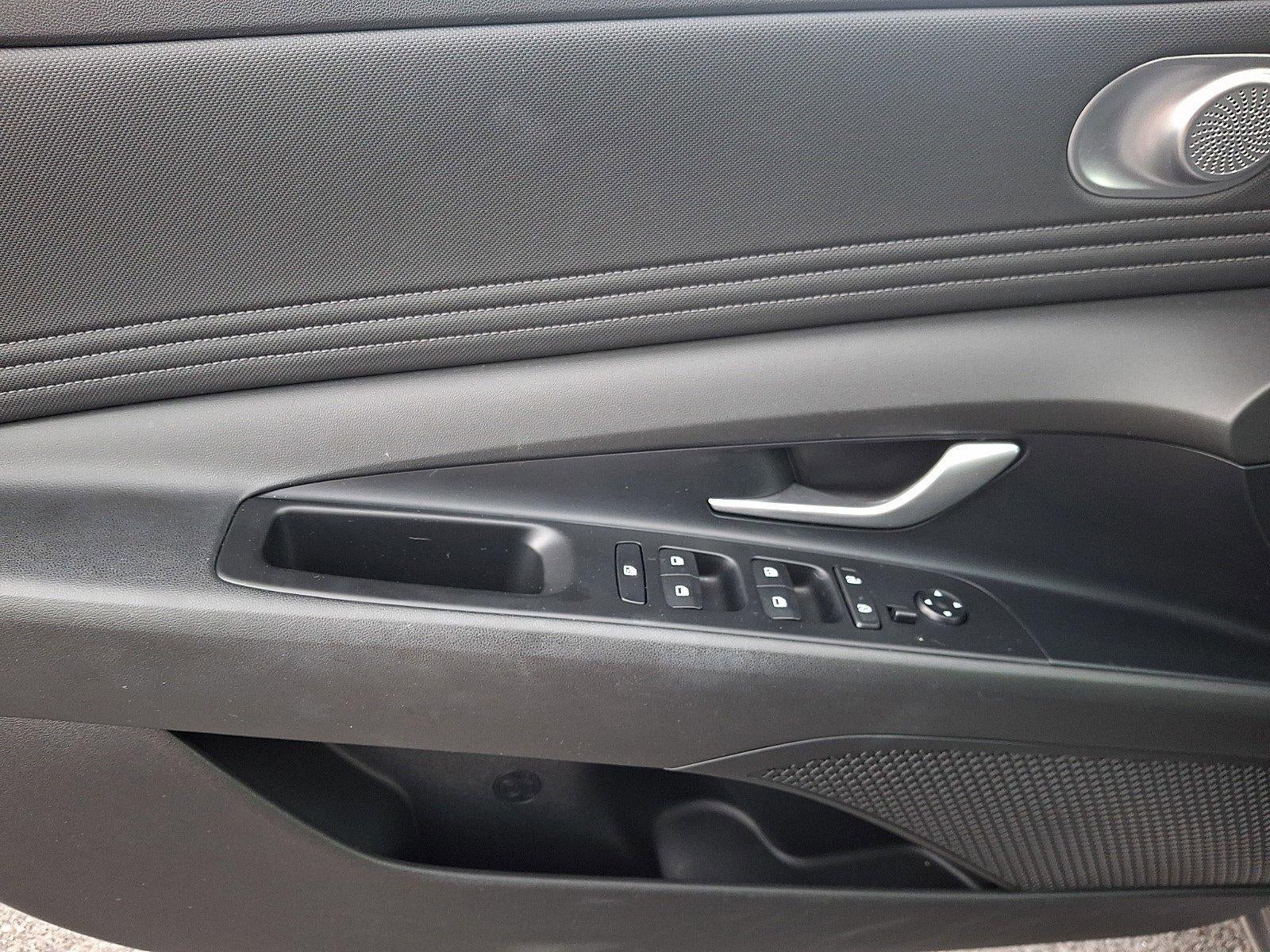 2023 Hyundai ELANTRA Limited IVT