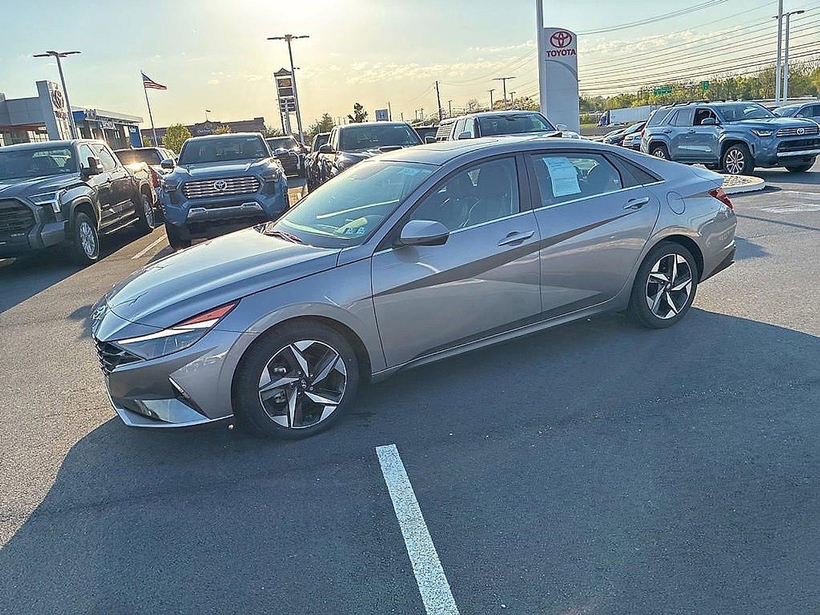 2023 Hyundai ELANTRA Limited IVT