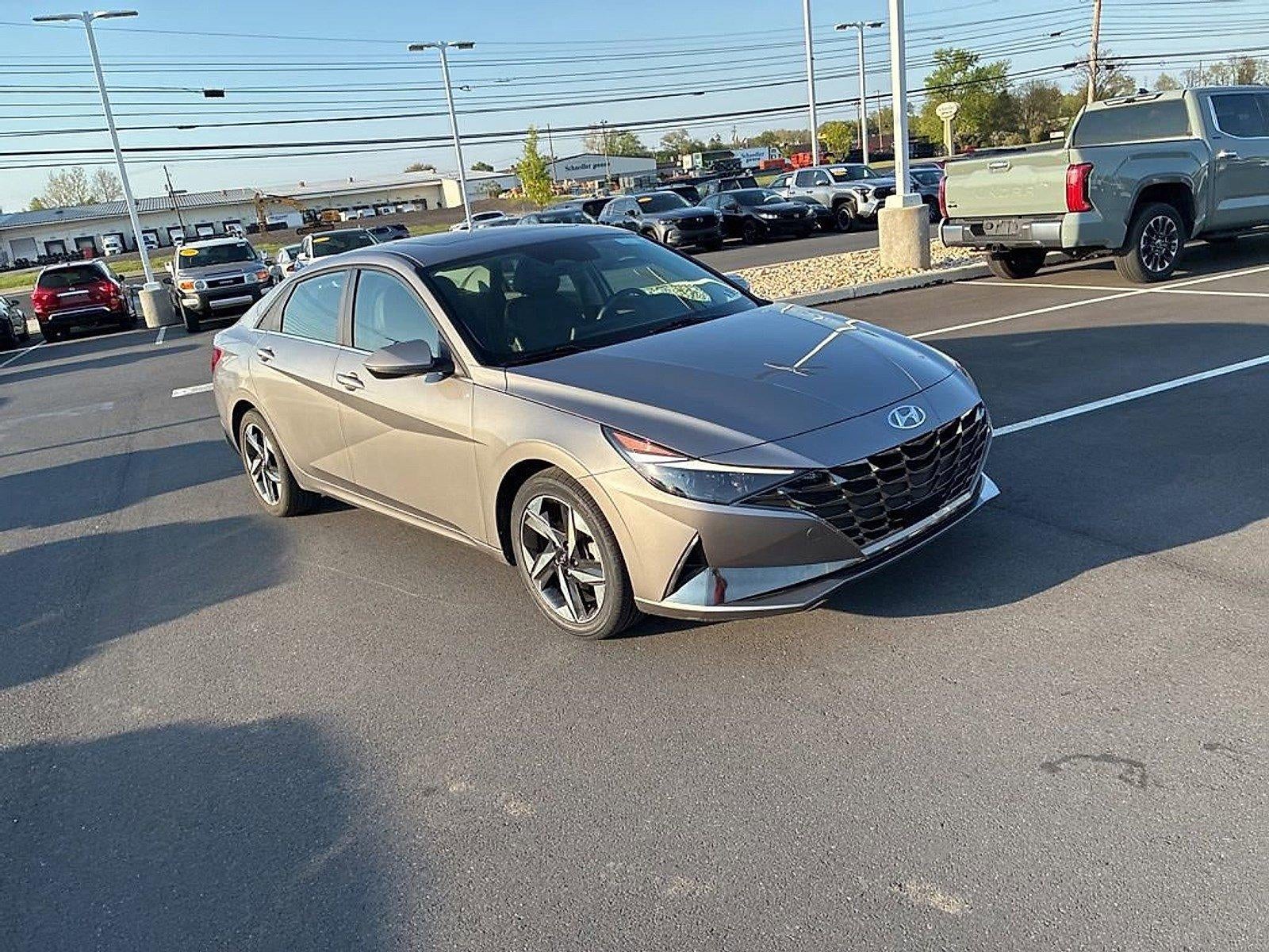 2023 Hyundai ELANTRA Limited IVT