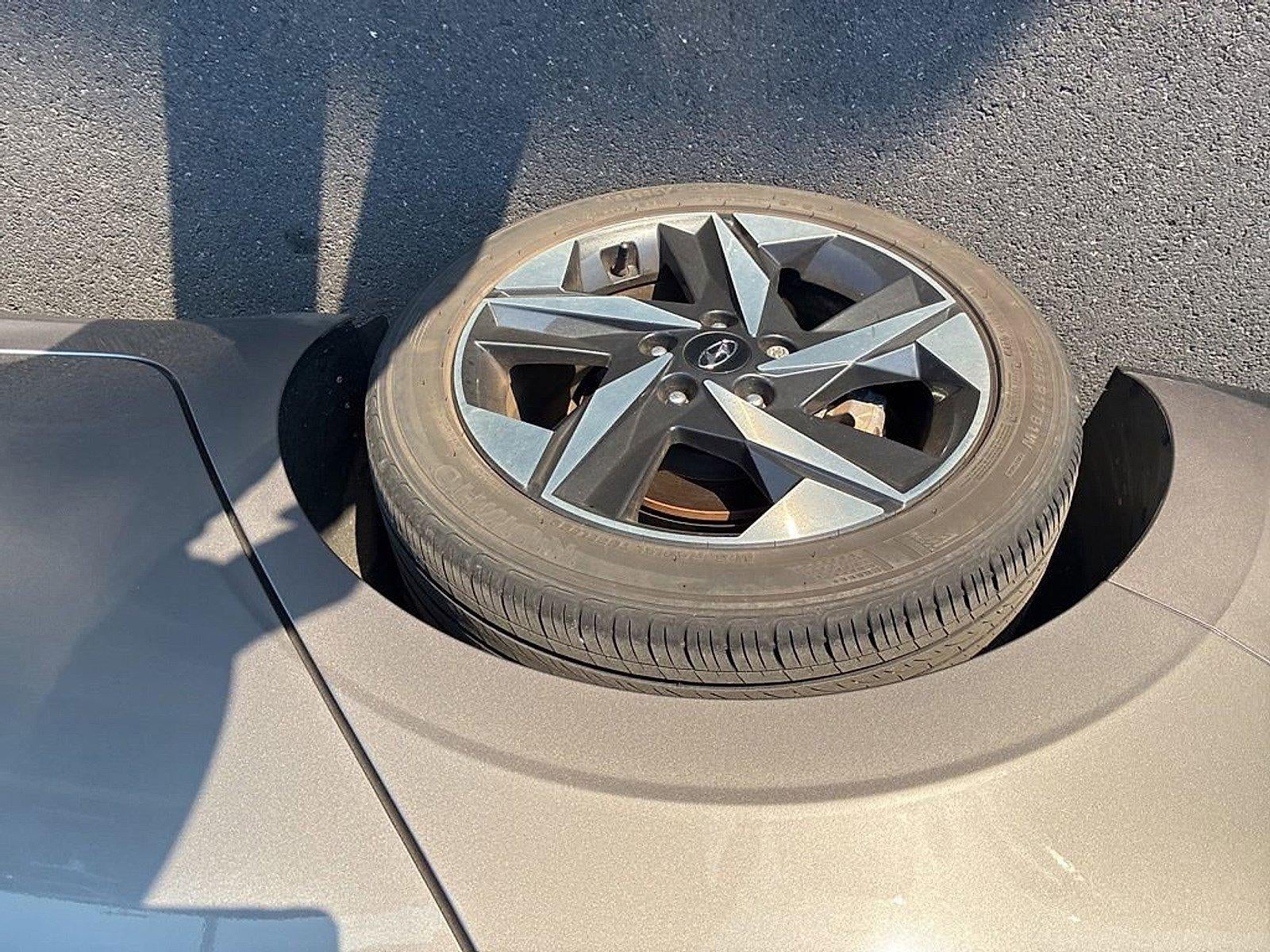 2023 Hyundai ELANTRA Limited IVT