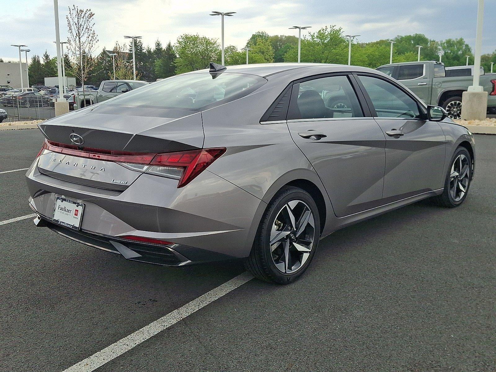 2023 Hyundai ELANTRA Limited IVT