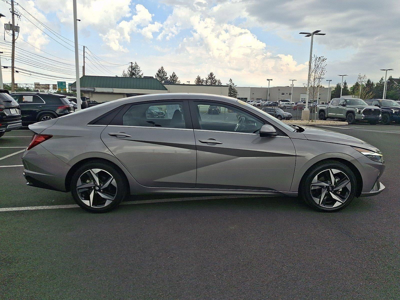 2023 Hyundai ELANTRA Limited IVT