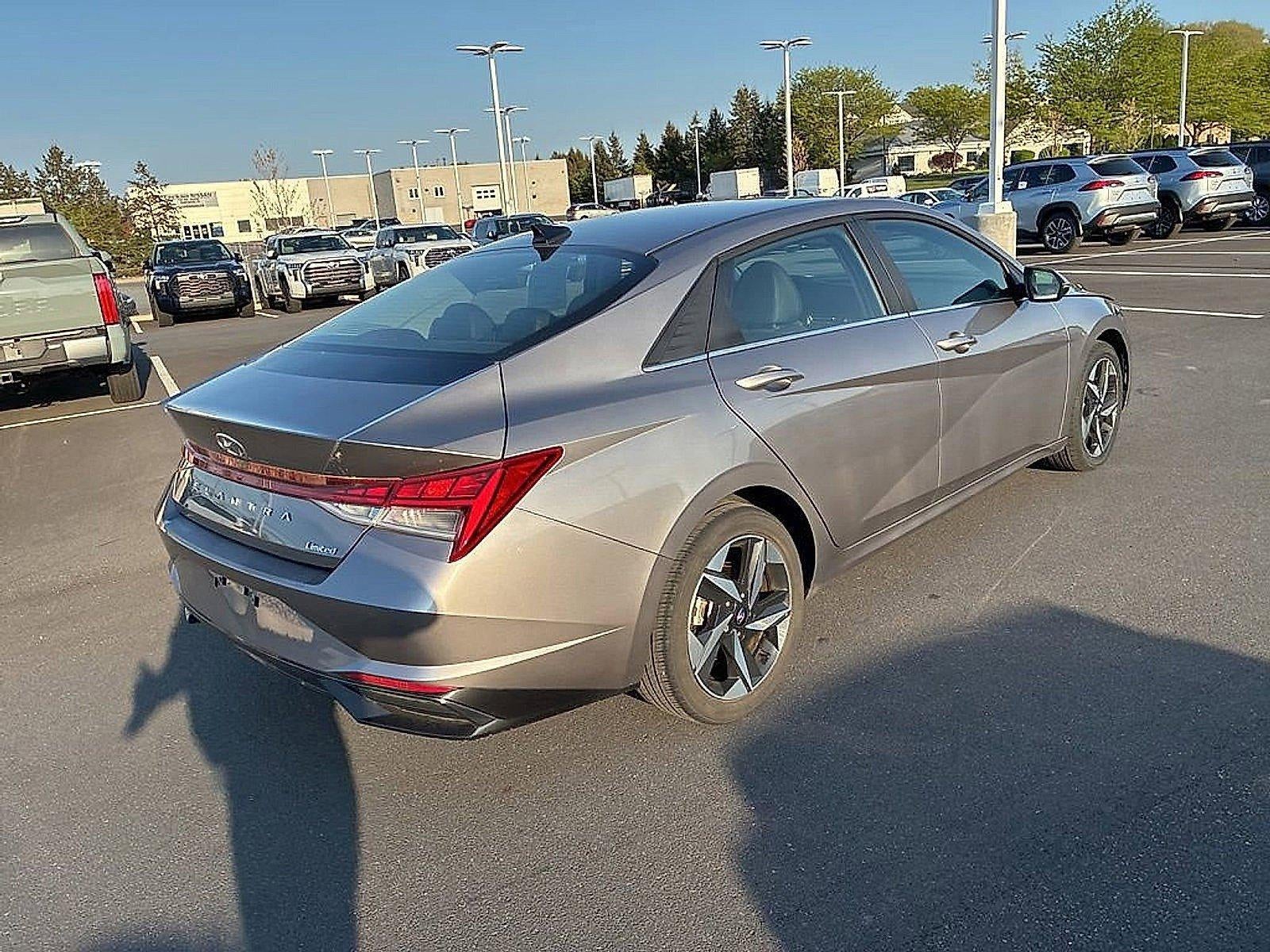 2023 Hyundai ELANTRA Limited IVT