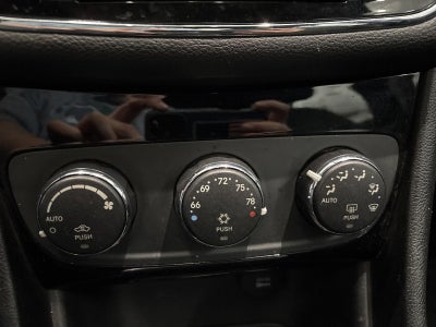 2011 Chrysler 200 4dr Sdn Touring