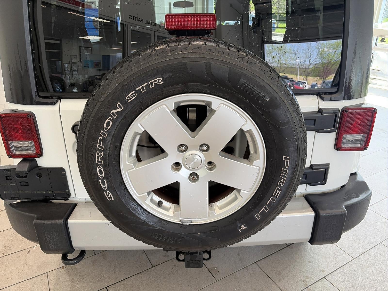 2012 Jeep Wrangler Unlimited 4WD 4dr Sahara