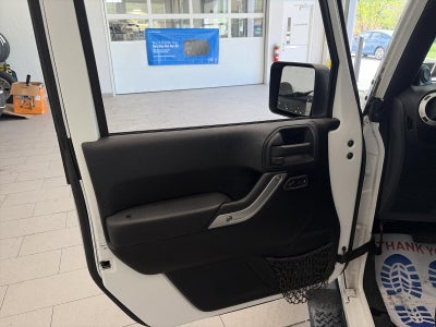 2012 Jeep Wrangler Unlimited 4WD 4dr Sahara