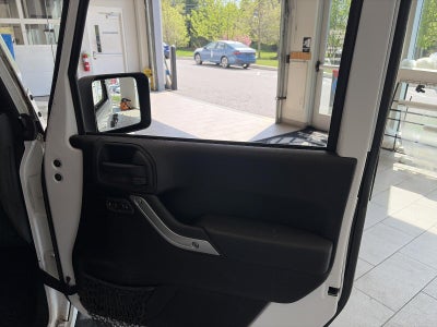 2012 Jeep Wrangler Unlimited 4WD 4dr Sahara