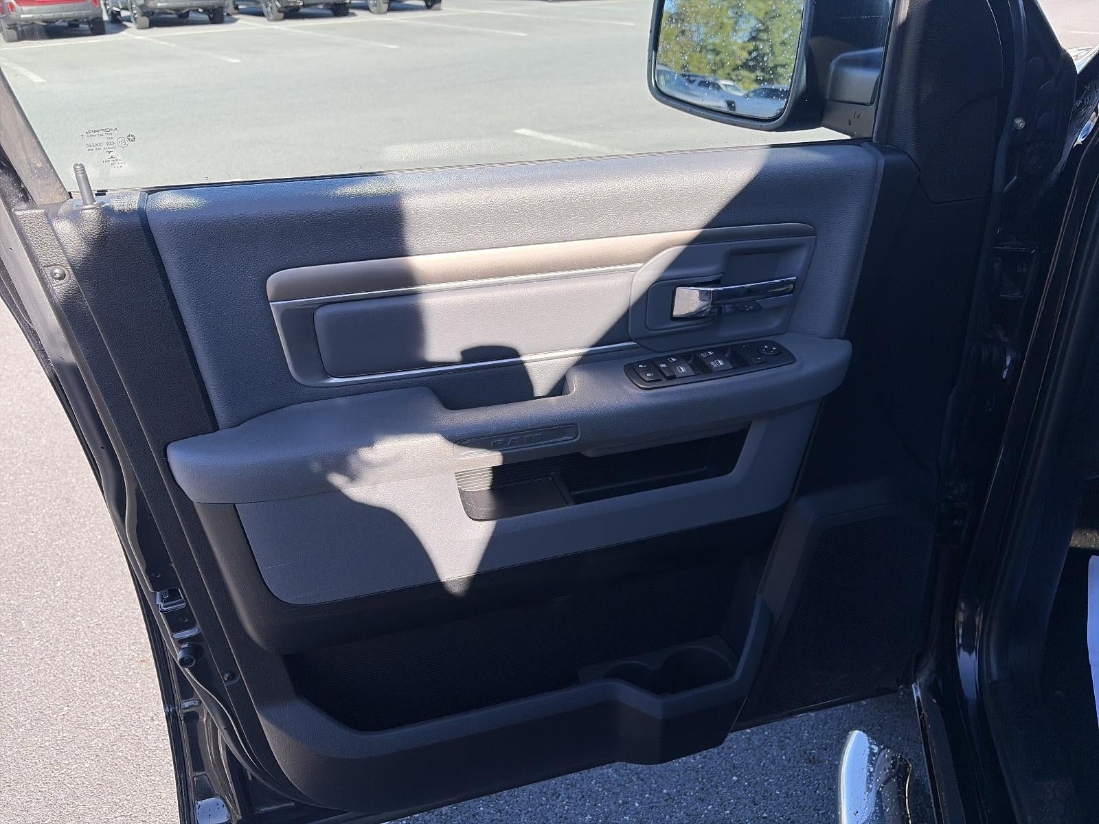 2016 RAM 1500 4WD Quad Cab 6.4 Ft Box Big Horn