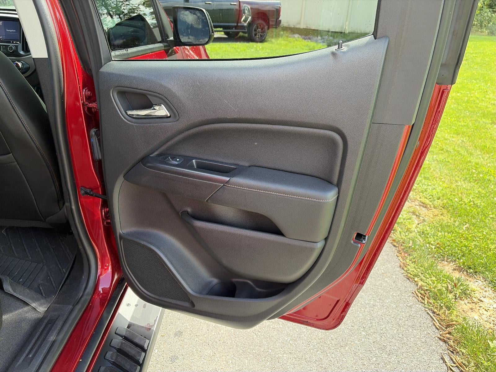 2021 GMC Canyon Crew Cab Short Box 4-Wheel Drive AT4 w/Leather