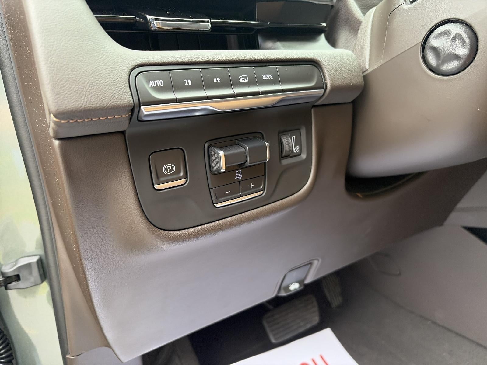 2023 Cadillac Escalade ESV 4WD Premium Luxury