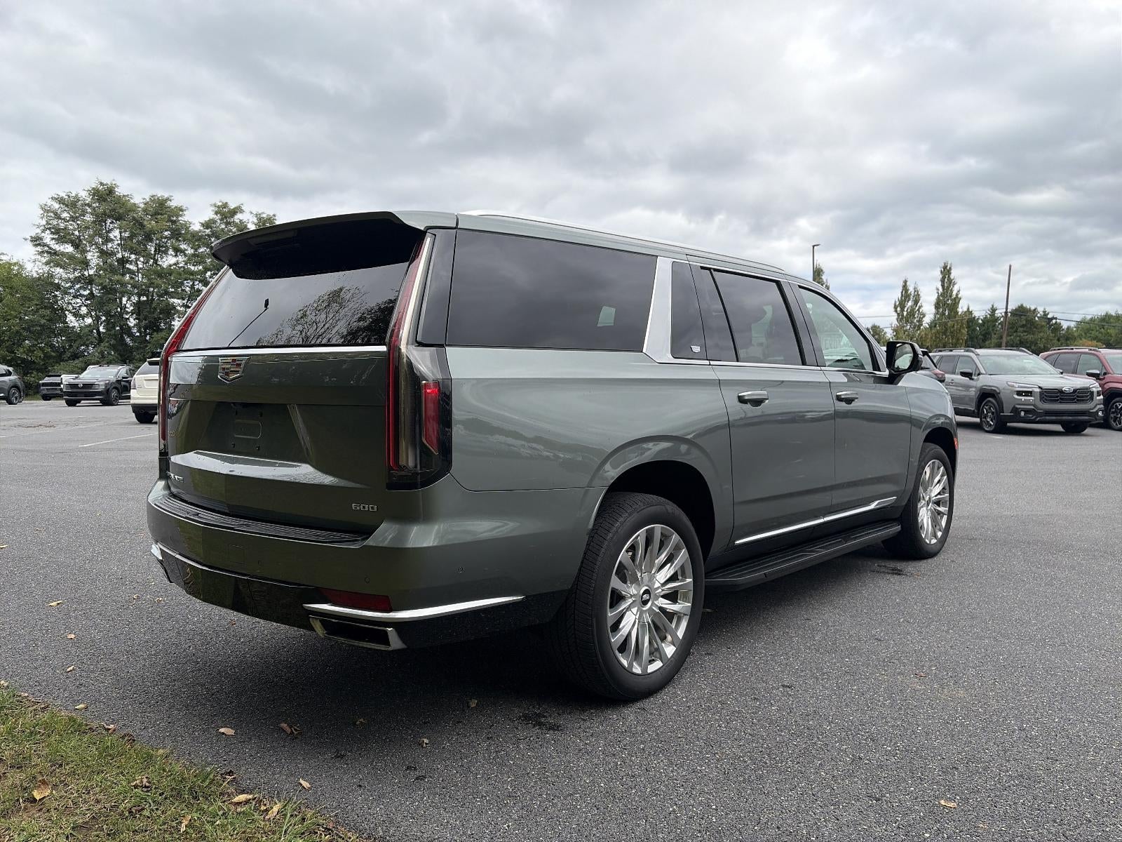 2023 Cadillac Escalade ESV 4WD Premium Luxury