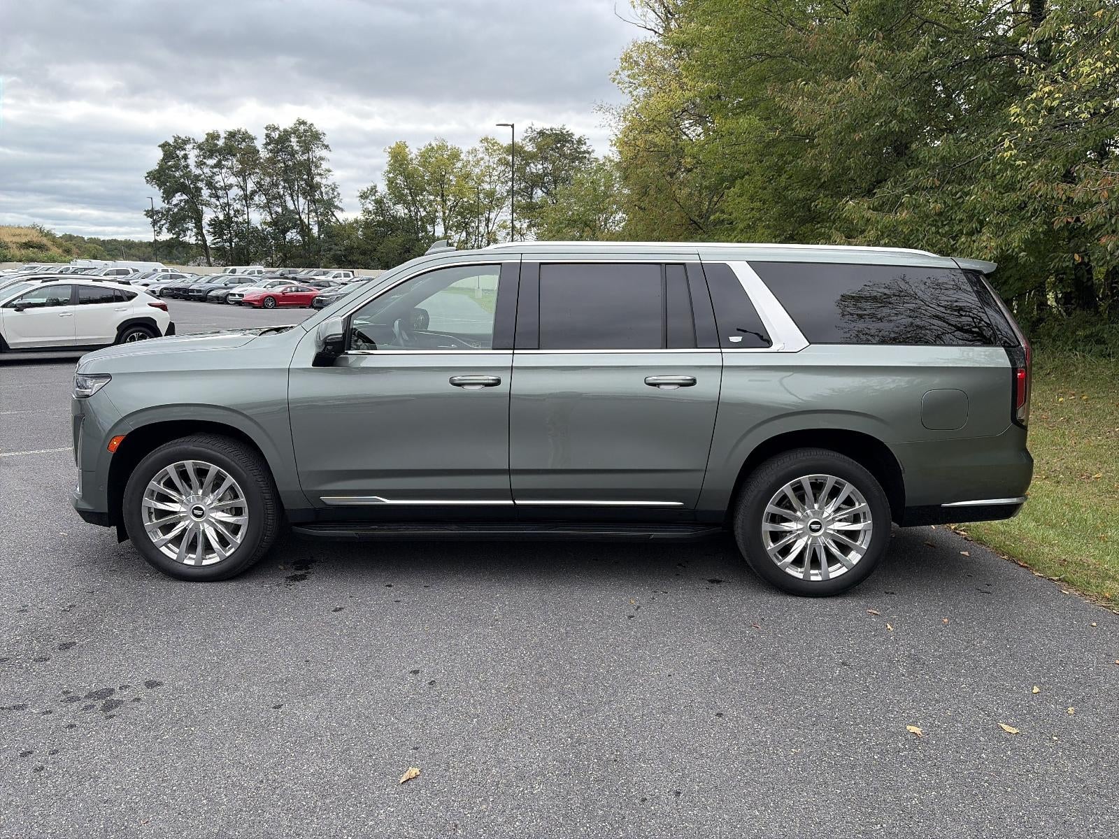 2023 Cadillac Escalade ESV 4WD Premium Luxury