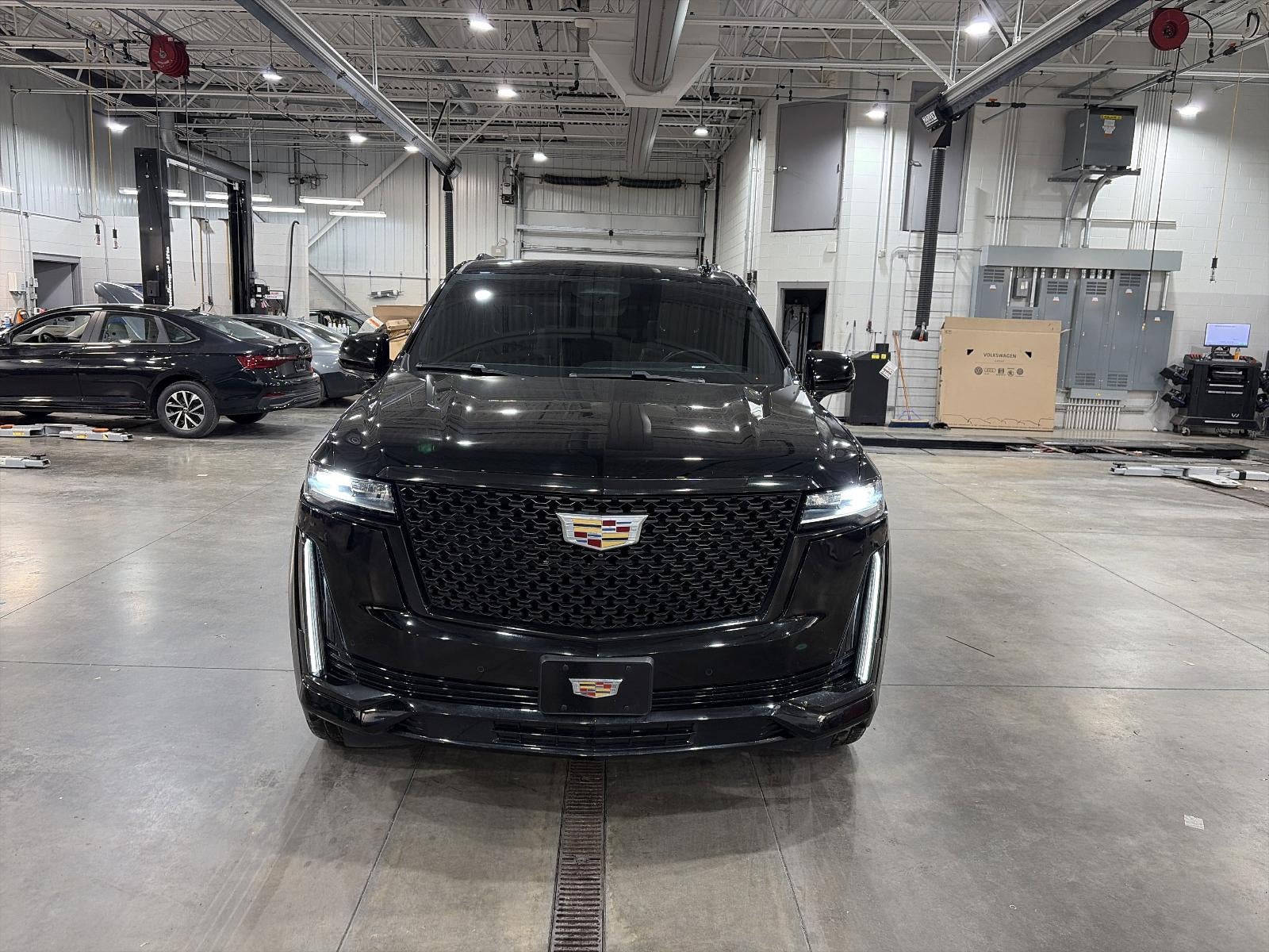 2023 Cadillac Escalade ESV 4WD Premium Luxury