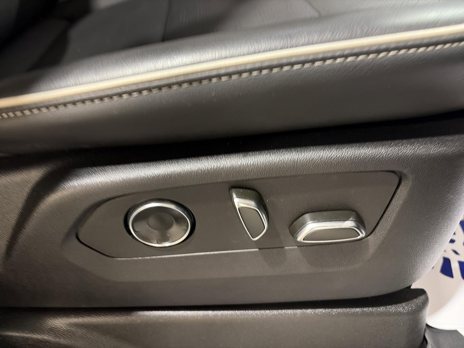 2023 Cadillac Escalade ESV 4WD Premium Luxury