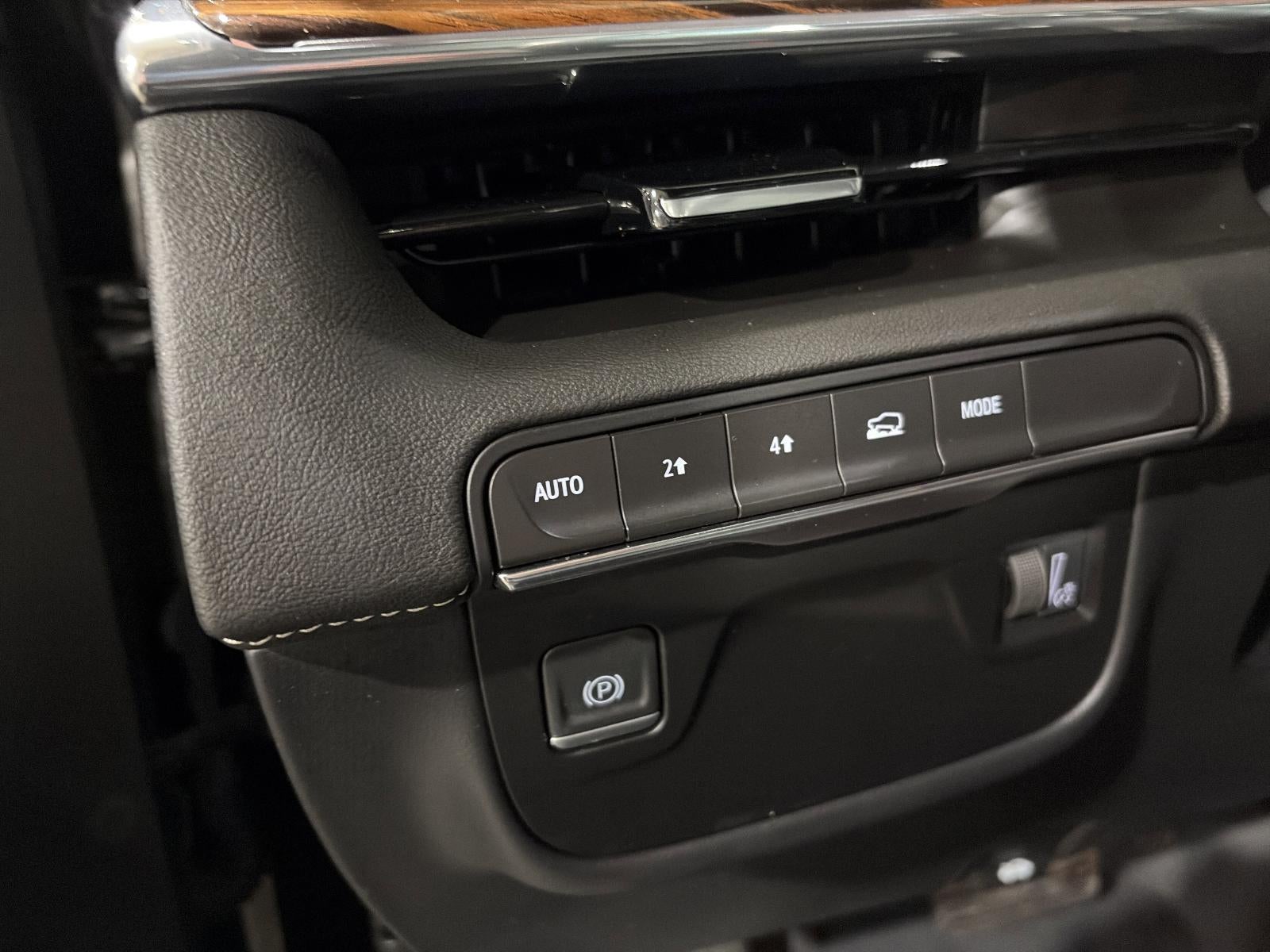 2023 Cadillac Escalade ESV 4WD Premium Luxury