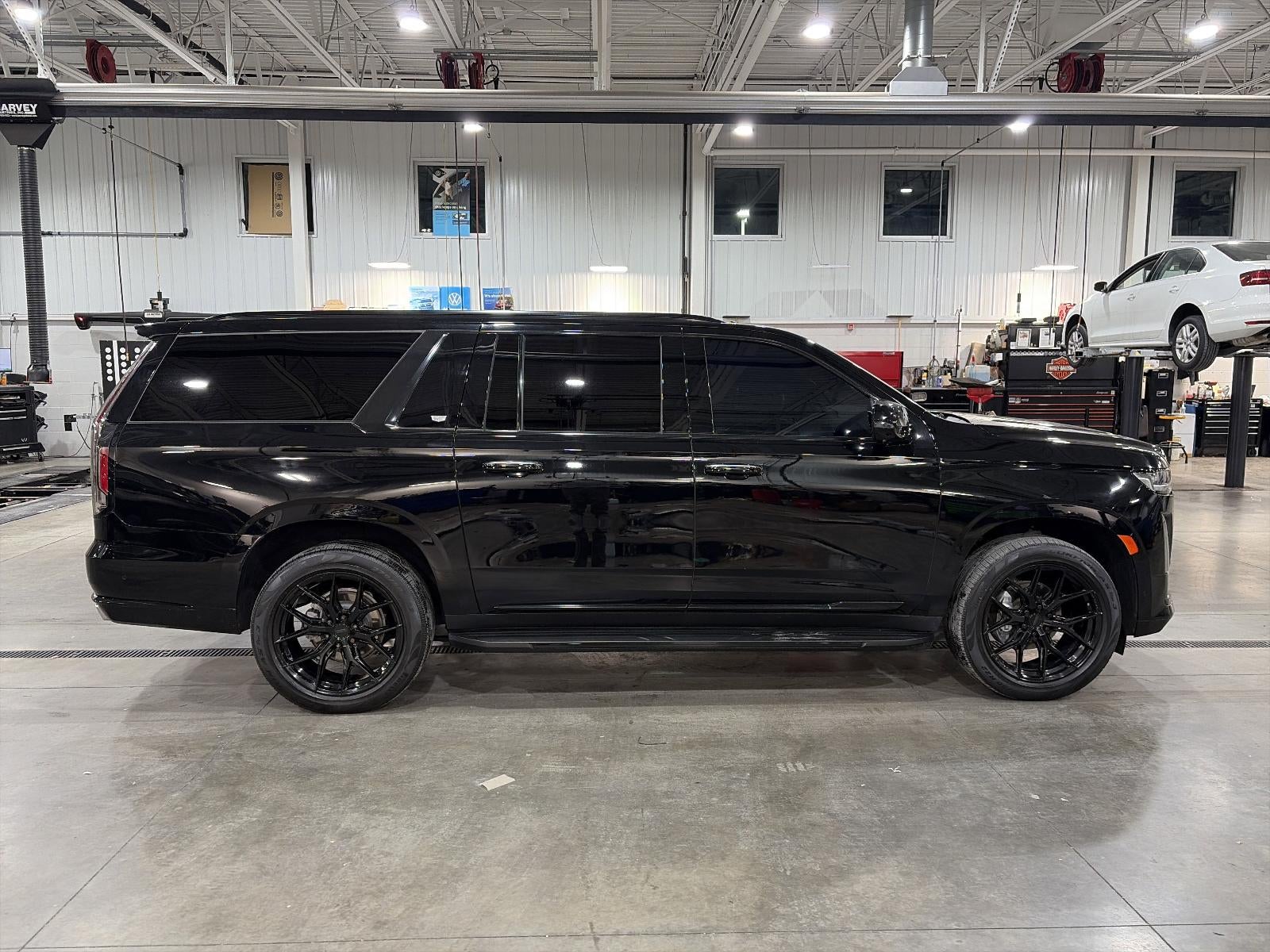 2023 Cadillac Escalade ESV 4WD Premium Luxury