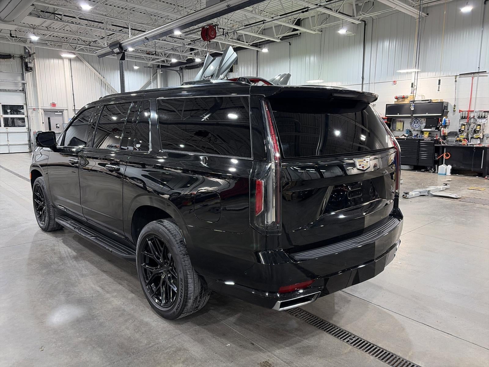 2023 Cadillac Escalade ESV 4WD Premium Luxury