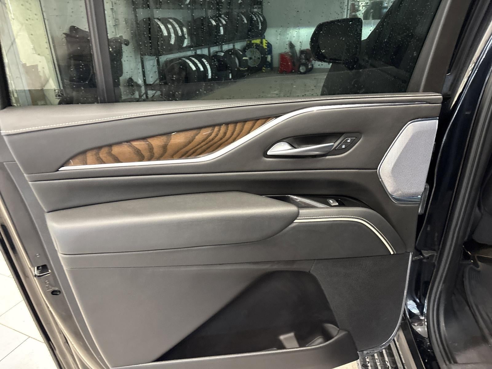 2023 Cadillac Escalade ESV 4WD Sport Platinum