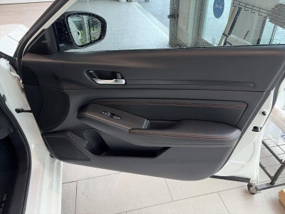 2021 Nissan Altima 2.5 SR Sedan