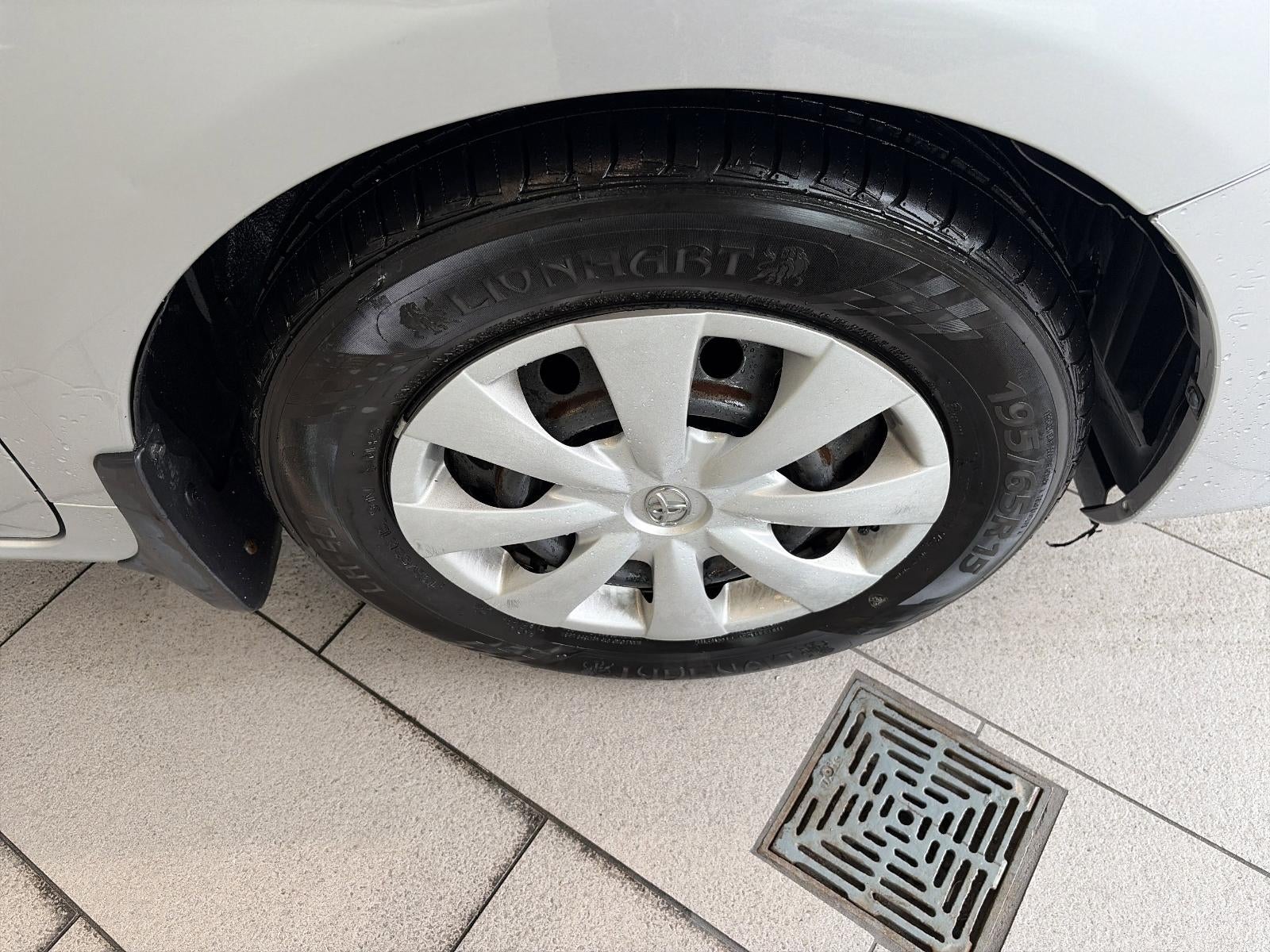 2010 Toyota Corolla 4dr Sdn Man (Natl)