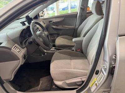 2010 Toyota Corolla 4dr Sdn Man (Natl)
