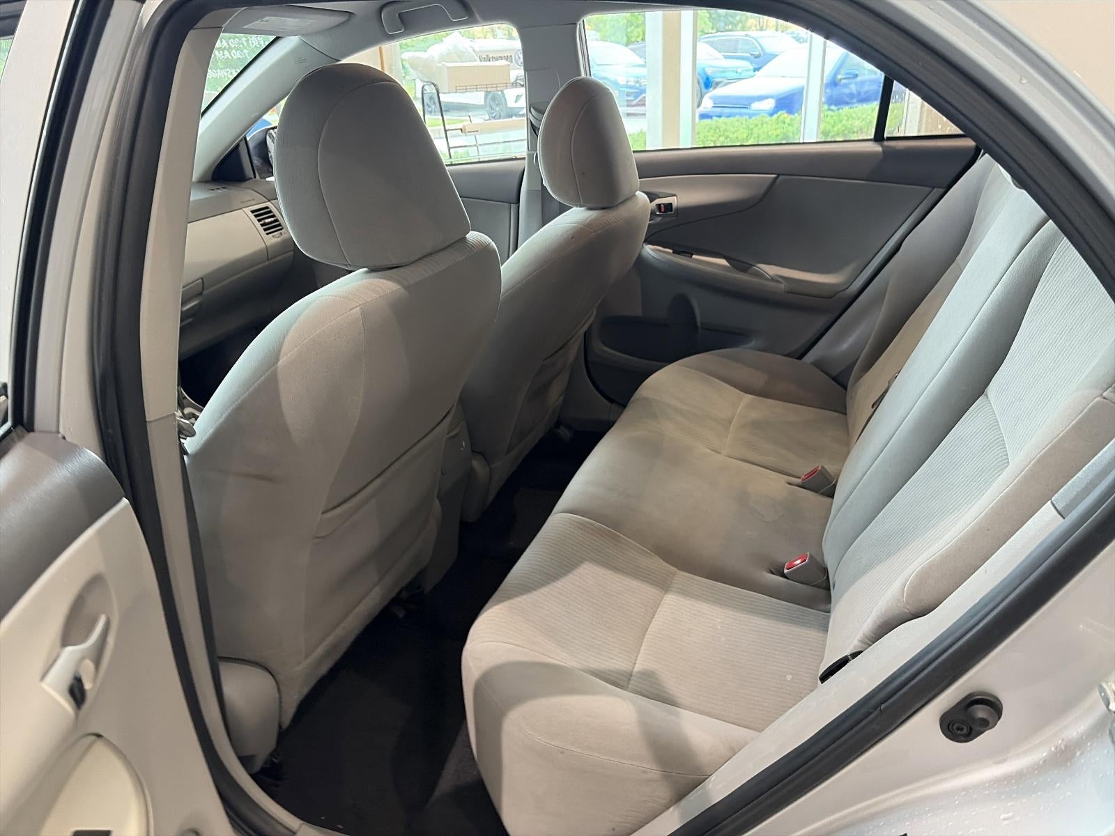 2010 Toyota Corolla 4dr Sdn Man (Natl)
